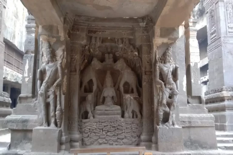 How to Cover Ajanta and Ellora in One Day – My Honest Travel Experience and Tips