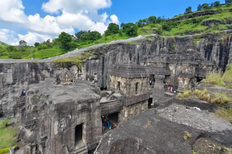 How to Reach Ellora Caves from Pune – Complete Travel Guide by Road, Train, Flight & Bus