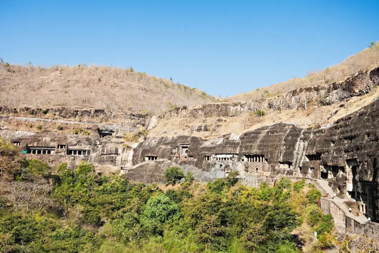 History and Architecture of Ajanta Caves Explained (2026 Detailed Guide)