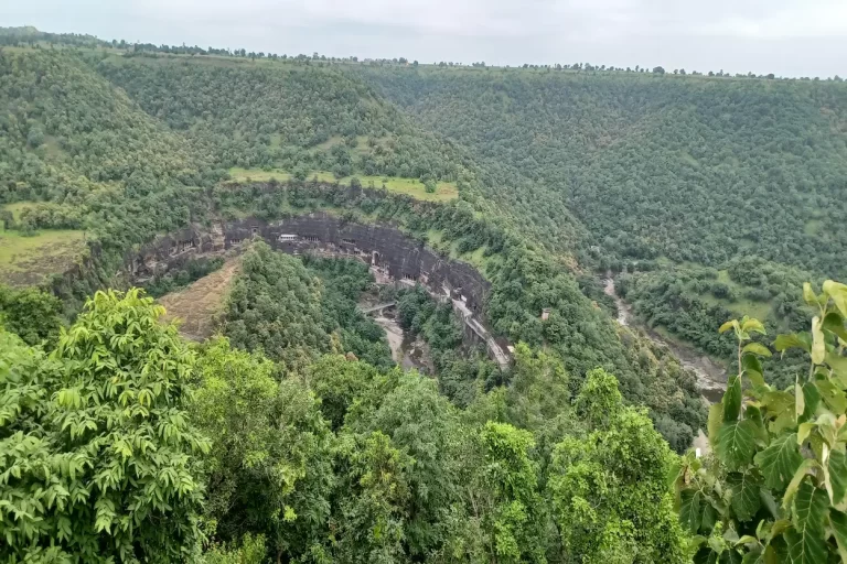 How to Reach Ajanta Caves from Pune – Complete Travel Guide for Heritage Travelers