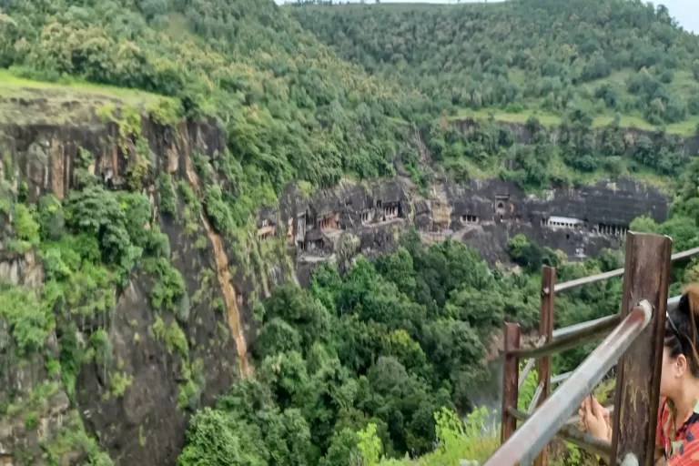 Is Hiring a Guide at Ajanta Worth It?
