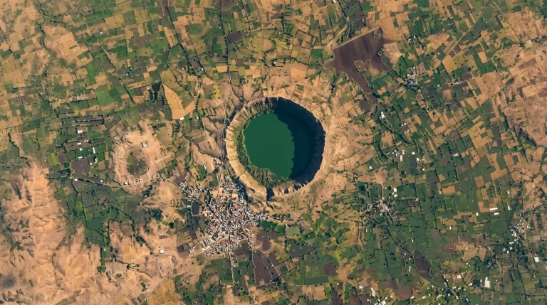 Aurangabad to Lonar Crater Day Trip Guide 2026 – Distance & Route